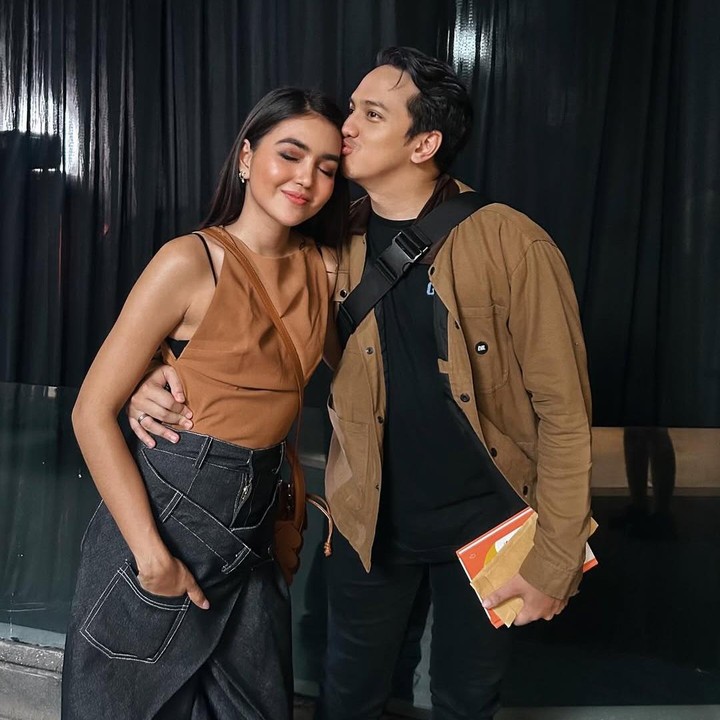 <p>Ge Pamungkas menikah dengan artis Anastasia Herzigova pada 2018. Meski belum diberikan momongan, pasangan ini tetap tampil harmonis. Bahkan, belum lama ini keduanya terlihat menghadiri <em>premier</em> film <em>Agak Laen 2.&nbsp;</em>(Foto: Instagram @kykuu)</p>