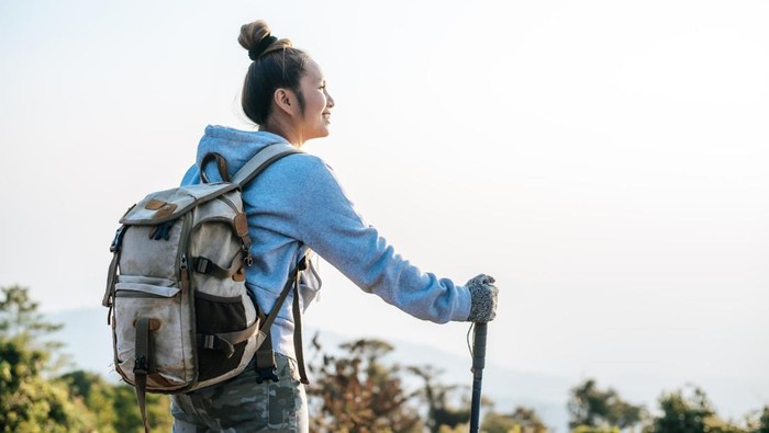 Mengenal Rucking, Tren Jalan Kaki dengan Beban yang Bikin Tubuh Lebih Fit
