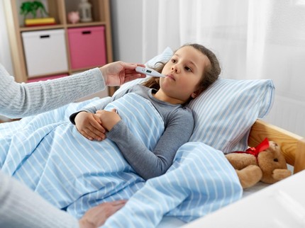 Pilih Kandungan yang Aman untuk Turunkan Demam Si Kecil