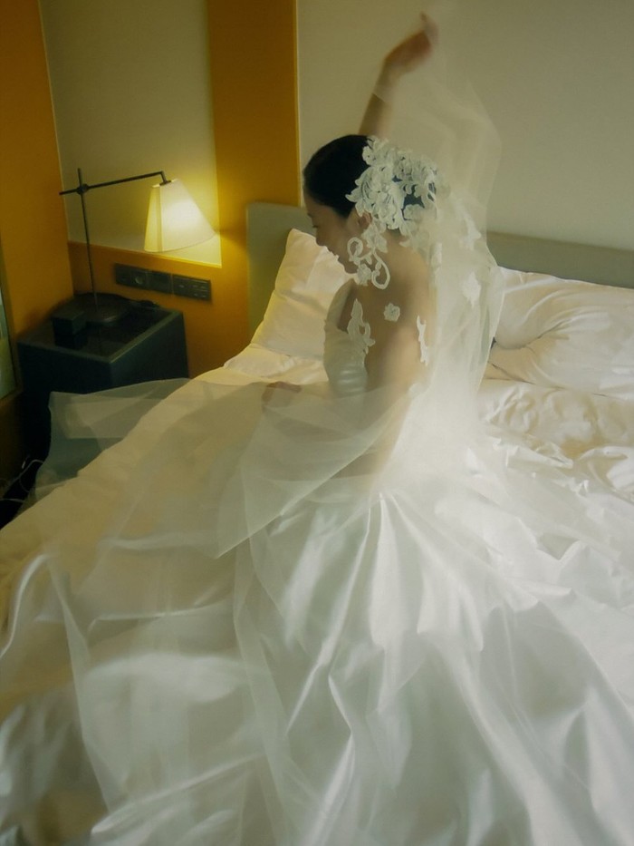 Pada (4/12/2025), Hahm Eun Jung mengekspresikan kebahagiaan barunya dengan mengungkapkan rasa terima kasih untuk semua orang yang membantu prosesi pernikahannya terlaksana sekaligus para tamu yang hadir./ Foto: instagram.com/eunjung.hahm