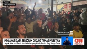 VIDEO: Pengungsi Gaza Bersorak Dukung Timnas Palestina