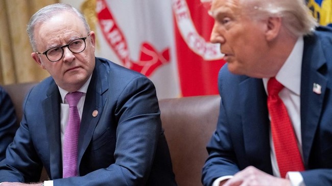 Amerika Serikat siap mengirim tiga kapal selam nuklir Virginia dalam kurun waktu 15 tahun ke Australia sebagai bagian kerja sama trilateral pertahanan AUKUS.