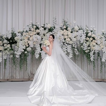 Romantis dan Penuh Suka Cita, Simak Deretan Potret Pernikahan Hahm Eun Jung 