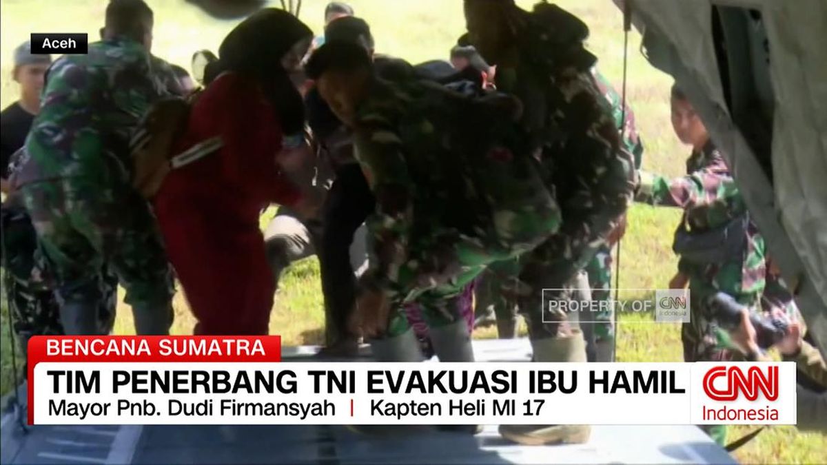 VIDEO: Tim Penerbang TNI Evakuasi Ibu Hamil