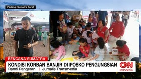 VIDEO: Kondisi Korban Banjir di Posko Pengungsian