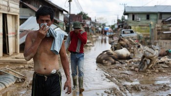 FOTO: Bau Busuk Mulai Tercium di Aceh Tamiang Pascabanjir