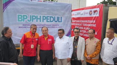 Haikal Hasan Lepas 10 Truk Bantuan BPJPH bagi Korban Bencana Sumatera