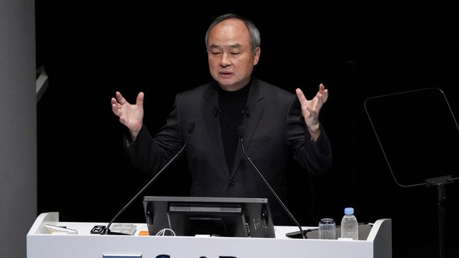 CEO SoftBank dan investor utama ChatGPT OpenAI Masayoshi Son mengatakan kecerdasan buatan super (AI) yang canggih bisa membuat manusia jadi seperti ikan.