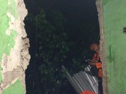 Dapur Rumah Warga di Citeureup Bogor Roboh Diterjang Hujan-Angin Kencang