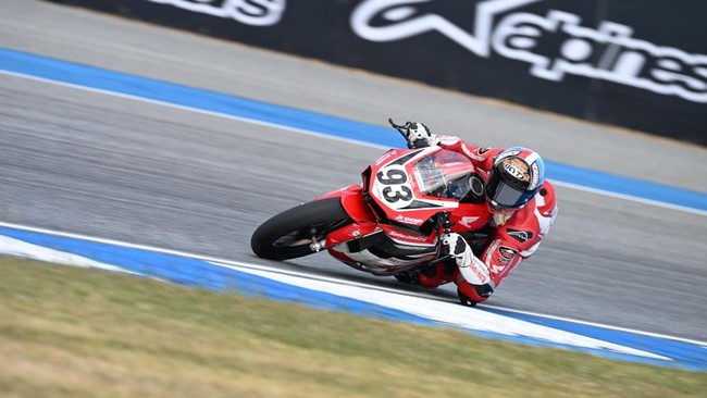 Pembalap Indonesia yang membela tim AHRT, Fadillah Arbi Aditama, menjadi juara ARRC kelas Asia Production AP250.