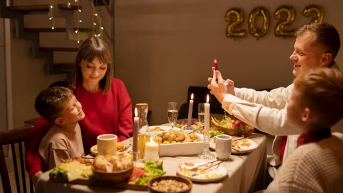 Pasti Tetap Seru! Ini 7 Cara Menyiapkan Perayaan Tahun Baru di Rumah