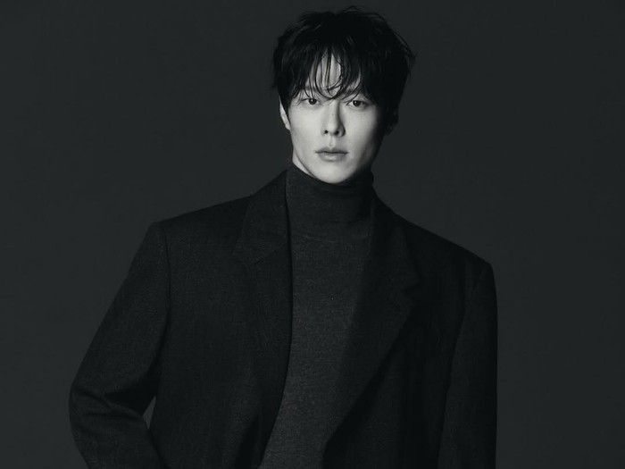 Jang Ki Yong memulai kariernya di dunia hiburan sebagai seorang model. Ia memulai debutnya sebagai model pada tahun 2012 dengan tampil di acara General Idea 2012, Seoul Fashion Week.