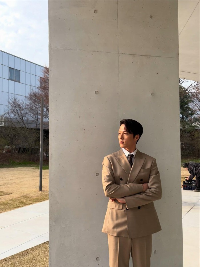 Jang Ki Yong merupakan lulusan Seokyeong University dengan jurusan Model dan Seni Pertunjukan. Jadi, tak heran jika ia memiliki kemampuan akting dan modelling yang luar biasa.