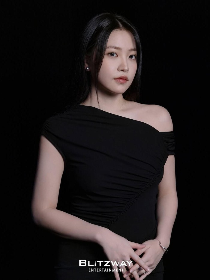 media Korea melaporkan bahwa Kim Ye Rim atau akrab dipanggil Yeri telah dipilih sebagai pemeran utama dalam drama Korea baru, Azure Spring (judul sementara). Kala itu, Blitzway Entertainment selaku pihak agensi Yeri mengonfirmasi bahwa aktrisnya memang akan tampil dalam drama adaptasi webtoon tersebut.