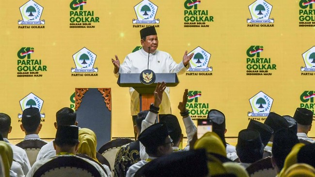 Prabowo menilau demokrasi dan HAM yang diributkan oleh Negara Barat ironis, sebab disuarakan hanya sesuai kepentingan negara tersebut.