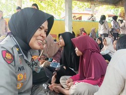 Tim Trauma Healing Polri Bantu Pulihkan Psikis Korban Pascabencana Agam