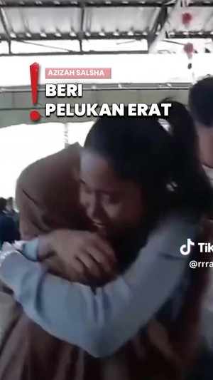 Video: Melayat ke Rumah Duka,  Azizah Salsha Kuatkan Ibunda Arhan