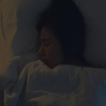 Tidur dalam Kegelapan Total Baik untuk Jantung, Ini Alasannya