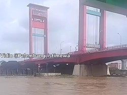 Muatan Tongkang Batu Bara Tabrak Jembatan Ampera, Dishub: Muatan Berlebih
