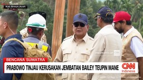 VIDEO: Prabowo Tinjau Kerusakan Jembatan Bailey Teupin Mane