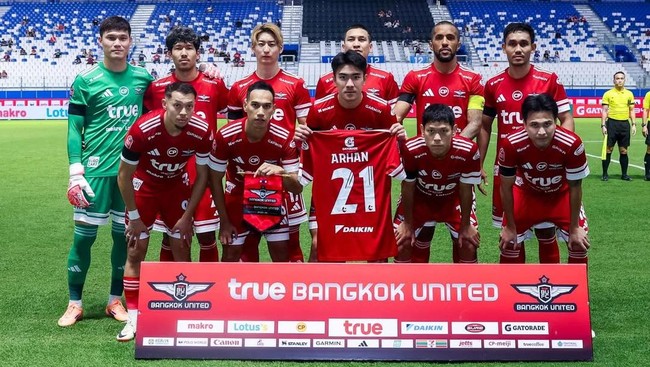 Klub Thailand Bangkok United ikut berduka atas meninggalnya ayah Pratama Arhan, Sutrisno, pada Minggu (7/12).
