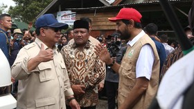 Prabowo Minta Mendagri Copot Bupati Aceh Selatan Umrah saat Bencana