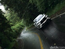 Menaklukkan Kaki Gunung Rinjani dengan Toyota New Veloz Hybrid
