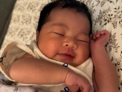 5 Potret Manisnya Shanum Anak Nino 'RAN' yang Baru Lahir