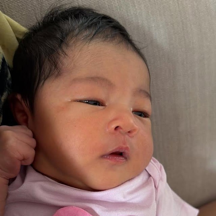 <p>Kabar bahagia ini dibagikan langsung oleh Nino RAN melalui laman Instagramnya. Enggak cuma itu, pria 38 tahun ini juga menyematkan nama sang putri, yakni Shanumbita Naisha Kinanti Baskoro. Wah, nama yang cantik ya, Bunda. (Foto: Instagram @ninokayam)</p>