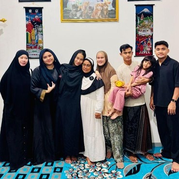 Azizah Salsha Menangis Peluk Eks Ibu Mertua, Sikap Pratama Arhan Jadi Sorotan