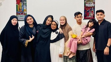 Azizah Salsha Menangis Peluk Eks Ibu Mertua, Sikap Pratama Arhan Jadi Sorotan