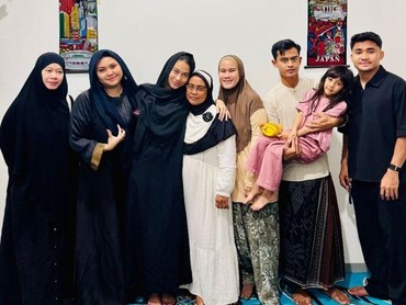 Terpopuler: Azizah Salsha di Rumah Duka Ayah Arhan hingga Penipuan WO Ayu Puspita