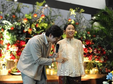 7 Momen Bahagia Brandon Salim & Dhika Himawan Gelar 7 Bulanan Tasyakuran Kehamilan