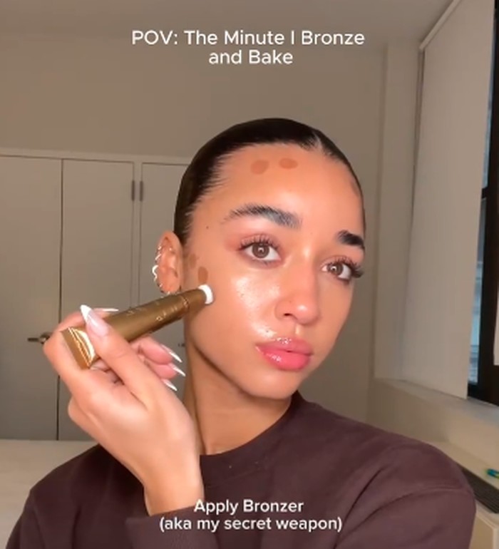 Bronzer warm tone bikin kulit sawo matang terlihat sunkissed dan glowing natural/Foto: pinterest.com/target