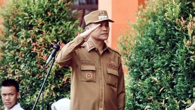 Kementerian Dalam Negeri (Kemendagri) akan memeriksa sumber pembiayaan perjalanan umrah Bupati Aceh Selatan Mirwan MS.