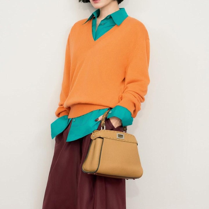 <p>Gaya rambut pendek Song Hye Kyo ini bisa jadi inspirasi Bunda untuk mengubah penampilan secara drastis di tahun 2026 untuk tampil lebih elegan, <em>fresh</em>, dan awet muda! (Foto: Instagram @kyo1122)</p>