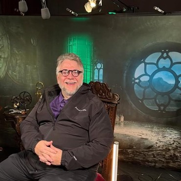Pengakuan Sutradara Guillermo del Toro Pernah Lihat UFO saat Remaja