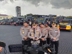 Polri Kirim Alat Pembersih Air-Bantu Distribusi BBM ke Area Bencana Sumatera