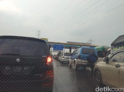 Macet Panjang Imbas Laka Bus Trans Jatim dengan 2 Truk di Tol Waru-Perak