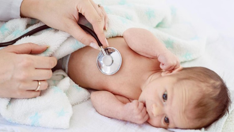 Panduan Lengkap Pemeriksaan Bayi Baru Lahir untuk Orang Tua Baru