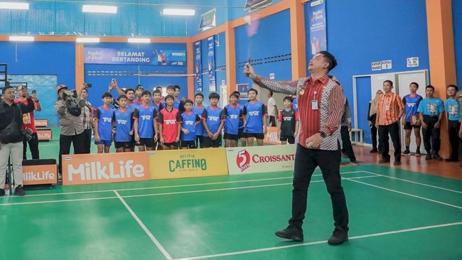 Pemerintah Kabupaten Klaten menggelar Kejurkab Bulutangkis "Piala Bupati" 2025 untuk mendorong talenta muda atau lahirnya bibit unggul atlet bulu tangkis.
