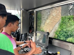 Polda Riau Kerahkan Drone Cari Personel yang Hilang di Padang Panjang