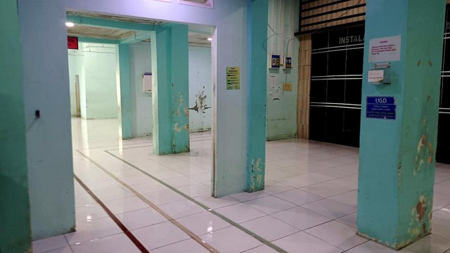 Bupati Aceh Tamiang, Armia Fahmi, mengumumkan RSUD kembali beroperasi pascabanjir. Fasilitas kesehatan dan puskesmas darurat siap melayani korban bencana.