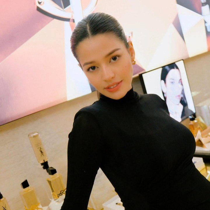 <p>Artis Susan Sameh tengah menanti kelahiran anak pertamanya, Bunda. Belakangan, Susan mulai sering membagaikan potret kehamilannya ke publik. Panampilan Susan selama hamil banyak mencuri perhatian netizen. (Foto: Instagram @susansameeh)</p>