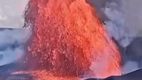 Lihat Langsung Semburan Lava Hingga 30 Meter di Kilauea Hawaii