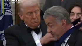 Sylvester Stallone-KISS Raih Medali Kennedy Center Honors dari Trump