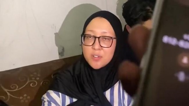 Polda Metro Jaya membantah kabar soal pemilik wedding organizer (WO) Ayu Puspita yang terlibat kasus dugaan penipuan telah dibebaskan.