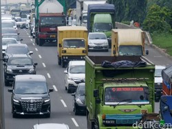 Truk Dibatasi Wira-wiri Saat Nataru, Begini Aturannya