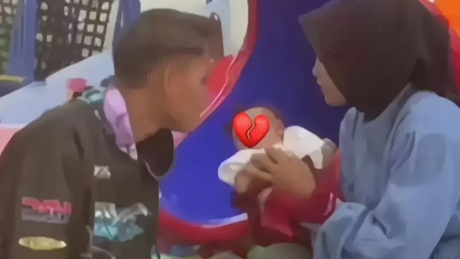 Viral Bayi Satu Bulan Diajak Mandi Bola Bikin Netizen Geram