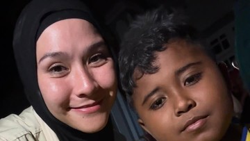 Kabar Terkini Artis dari InsertLive : Cerita Zaskia Adya Mecca Bertemu Bocah Selamat dari Banjir Usai Peluk Pohon Selama 2 Hari